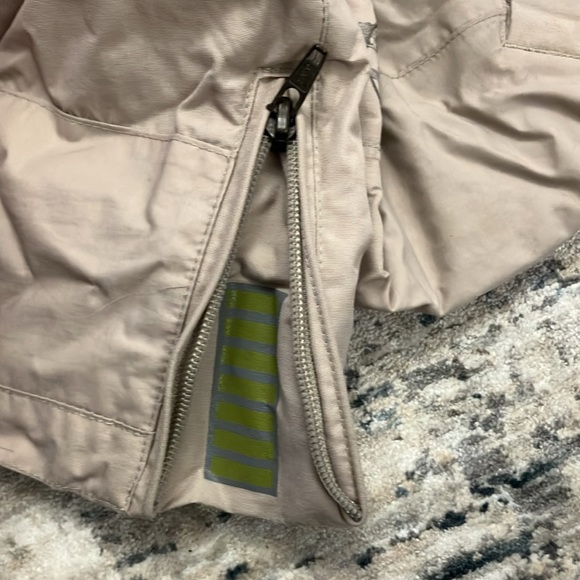 Burton Snowboard pants. - Picture 6 of 6